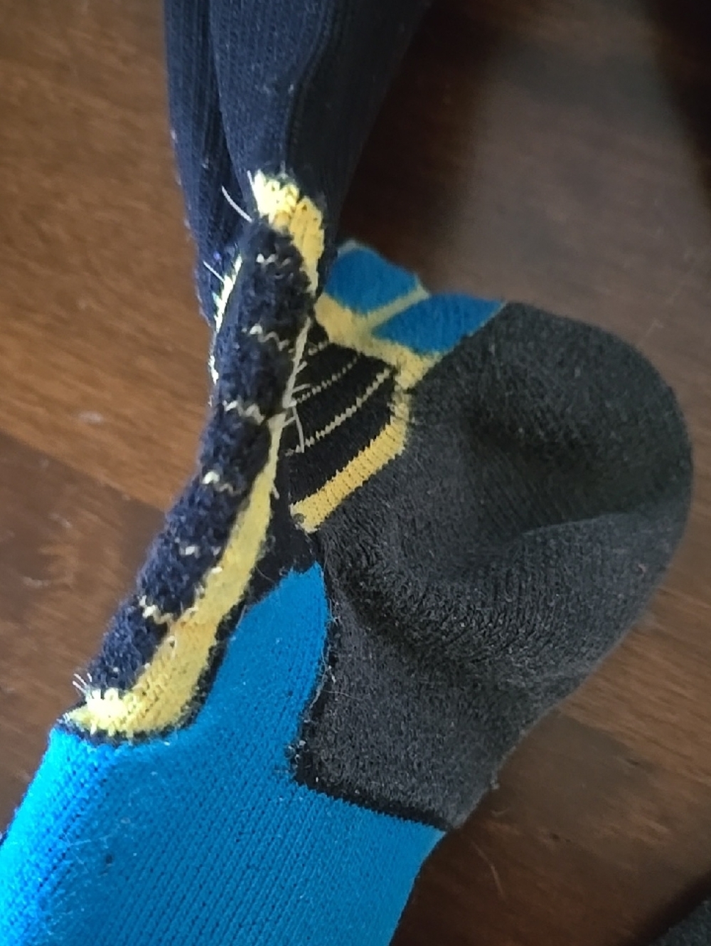 Nike Med Boy Hyperelite Circuit Crew Socks Black Blue Yellow ULTRA RARE STYLE - Picture 11 of 16